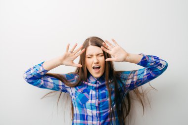 Dur elleri gerektiren kız