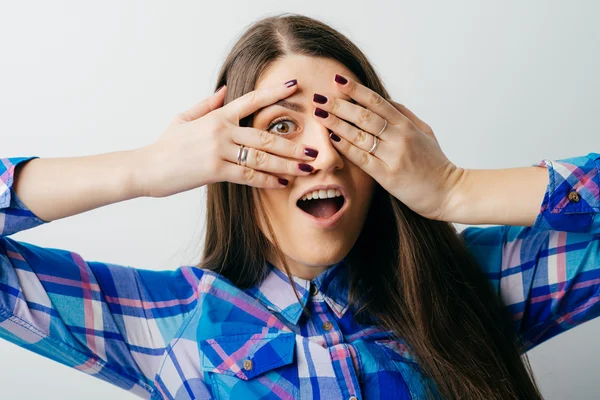 Young woman closes her eye — Φωτογραφία Αρχείου