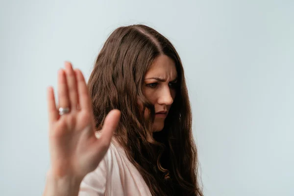 Chica muestra stop gesto — Foto de Stock