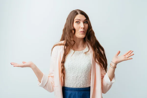 Girl spreads her arms — Stock Photo, Image