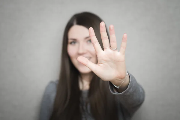 Retrato de mujer saludando — Foto de Stock