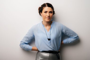  Elini beline kızla