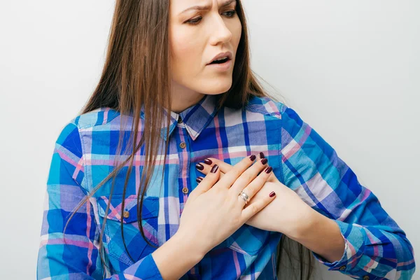 Chica tiene dolor de corazón —  Fotos de Stock