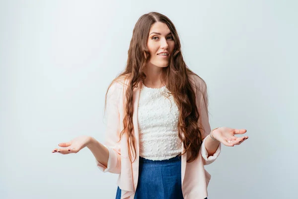 Girl spreads her arms — Stock Photo, Image