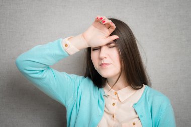 hayal kırıklığına uğramış genç kadın 