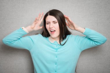 genç kadın çığlıkları 