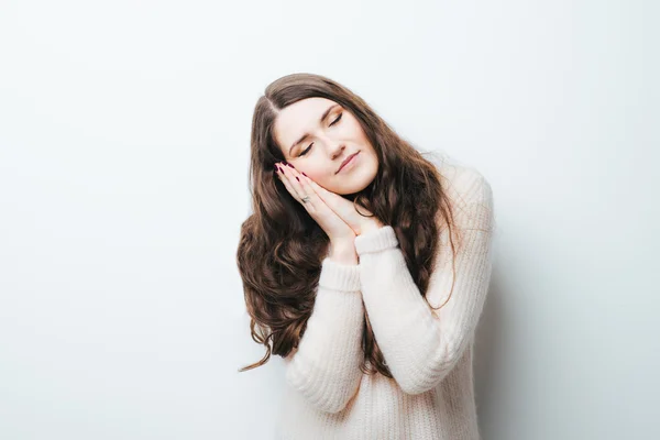 Mujer somnolienta joven — Foto de Stock