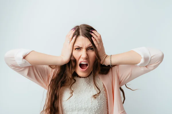 Chica sosteniendo su cabeza — Foto de Stock