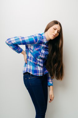 sırt ağrısı muzdarip kız