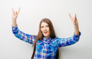 Kız rock belirtisi gösterir