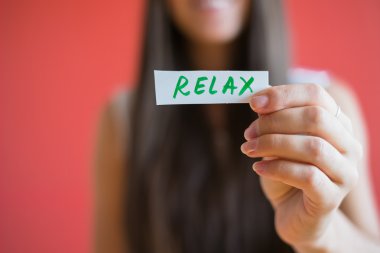 Word parça kağıt üzerinde sakin ol