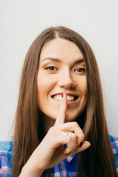 Chica pidiendo estar en silencio — Foto de Stock