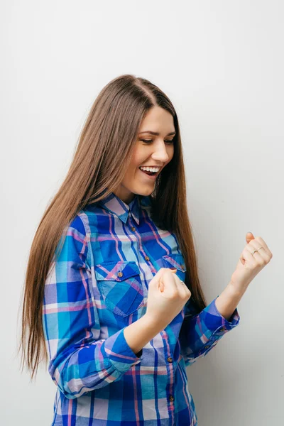 Mujer joven celebrando — Foto de Stock