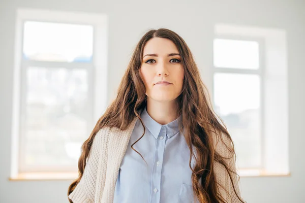 Ragazza con i capelli lunghi — Foto Stock