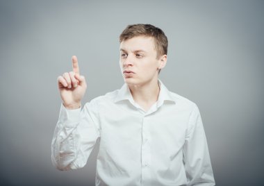 yukarı dönük adam