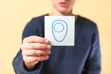 Yumurta şarkı kağıt üzerinde