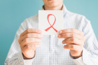 AIDS kurdele simgesi