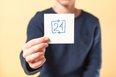 24 / 7 şarkı kağıt üzerinde