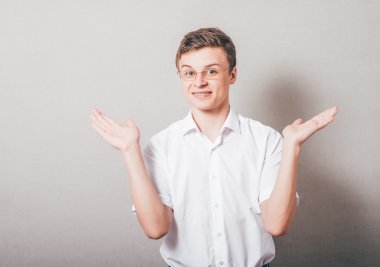 Adam ne seçmek bilmiyorum