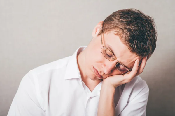 Trött man i glas — Stockfoto