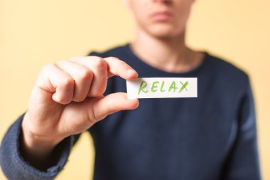 Kelime kağıt üzerinde dinlenmek 