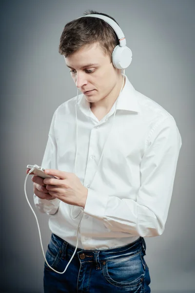 Man muziek beluisteren — Stockfoto