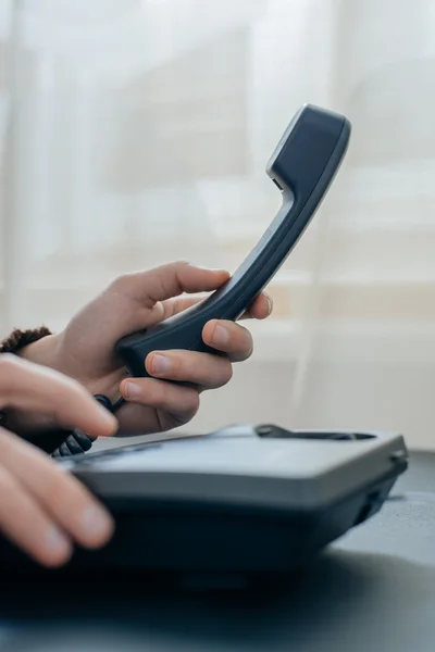 Mann mit Telefonschlauch — Stockfoto