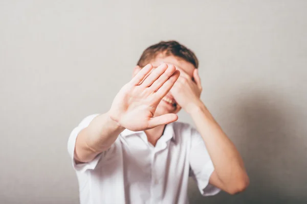 Hombre mostrando gesto de stop — Foto de Stock