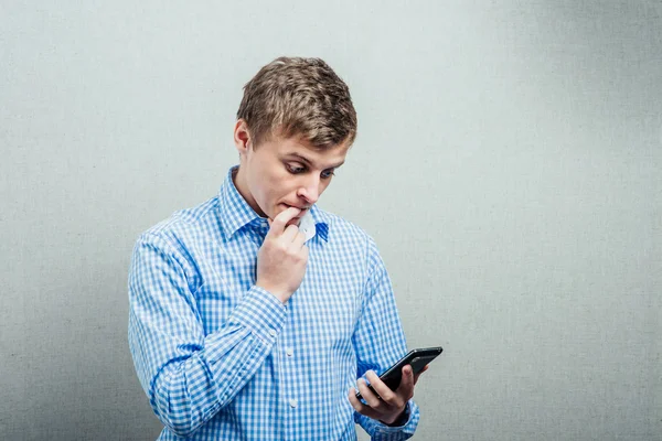 Man with  mobile phone — Stock Photo, Image
