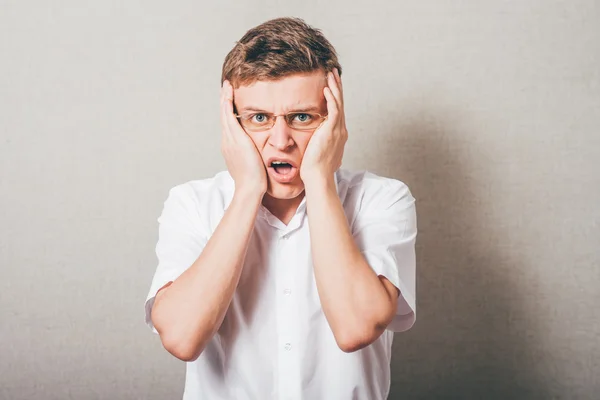 Joven sorprendido — Foto de Stock