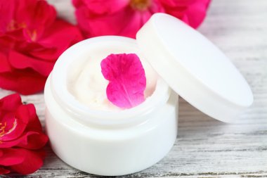 Yüz ve vücut kremi kozmetik kavanoz