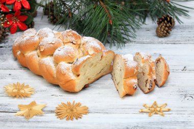 Noel stollen pudra şekeri ile