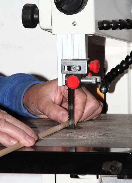 Man Electrical Jig Saw Action Workshop Focused Blade Saw Teeth — Stock Photo, Image