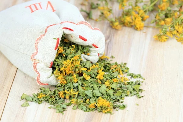 Dry herb St. Johns wort — Stock Photo, Image