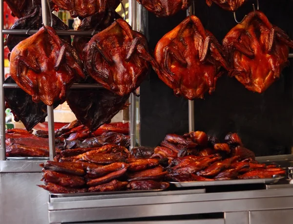 Roasted ducks at street market — Stock Photo, Image