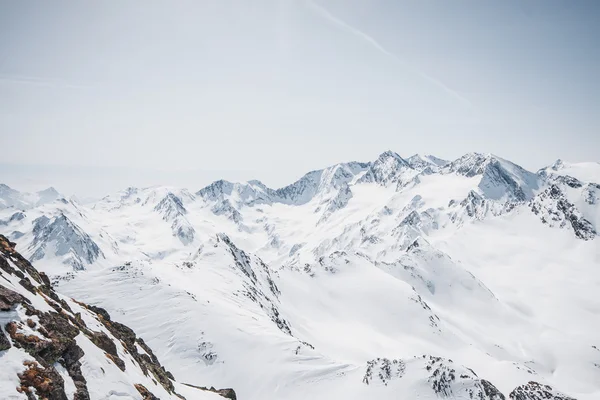 Grandes picos de montaña — Foto de Stock