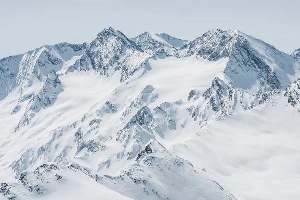 Grandes picos de montaña — Foto de Stock