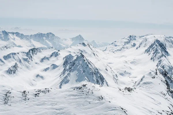 Grandes picos de montaña — Foto de Stock