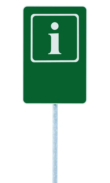 Info teken in het groen, wit ik letterpictogram en frame, lege lege kopie ruimte achtergrond, geïsoleerde langs de weg informatie bewegwijzering op pole post, grote gedetailleerde ingelijste bord close-up — Stockfoto