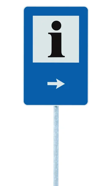 Segnaletica in blu, nero i lettera icona, cornice bianca, freccia rivolta a destra, segnaletica stradale isolata sul palo, grande inquadratura dettagliata roadsign primo piano — Foto Stock