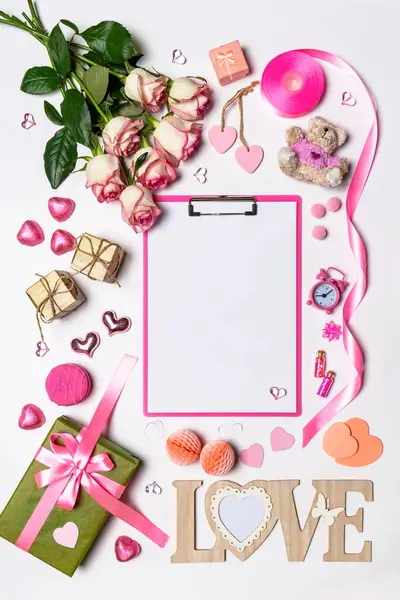 Feliz Día San Valentín Flores Rosas Texto Love Corazones Regalos — Foto de Stock