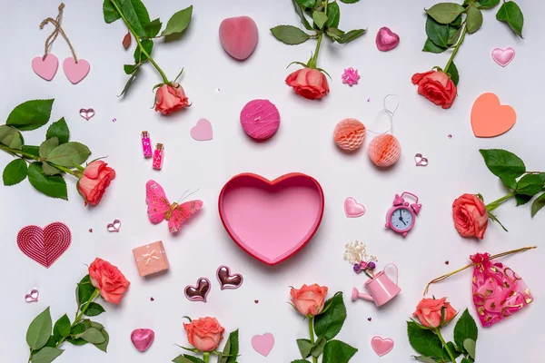 Rosas Corações Presentes Acessórios Femininos Elegantes Itens Decorativos Cor Rosa — Fotografia de Stock