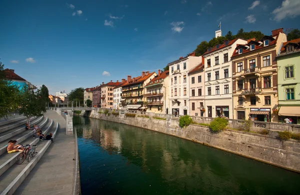 Pěkné domy ve starém městě Ljubljana — Stock fotografie