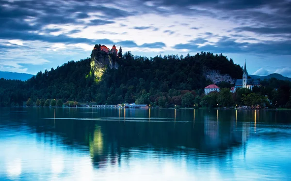 Yaz gecesi Lake Bled — Stok fotoğraf