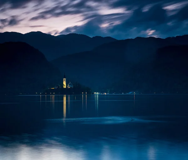 Lago Bled na noite de verão — Fotografia de Stock