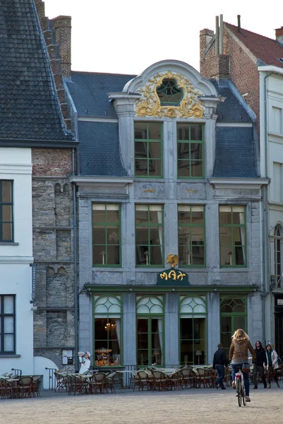 Mooie huizen in de oude stad Gent — Stockfoto