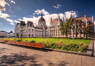 Kossuth Meydanı, Budapeşte 'deki Meşhur Macar Parlamentosu