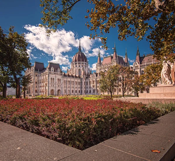 Famoso Parlamento Húngaro Plaza Kossuth Budapest — Foto de Stock