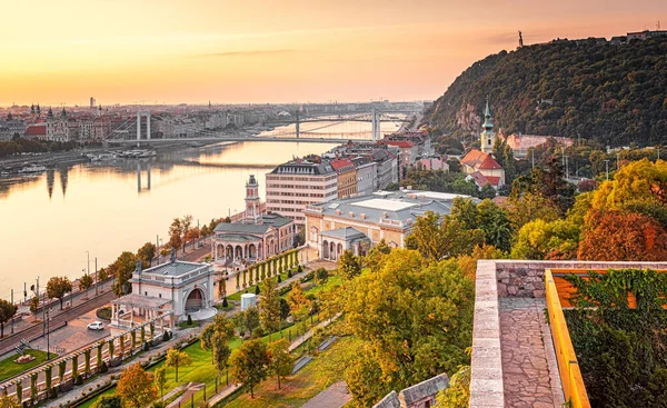 Bom Pôr Sol Outonal Sobre Budapeste Hungria — Fotografia de Stock