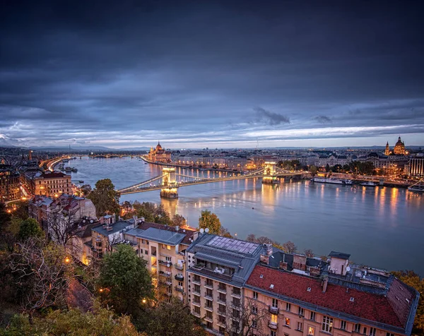 Kilátás Híres Lánchídra Budapest Alkonyatkor — Stock Fotó